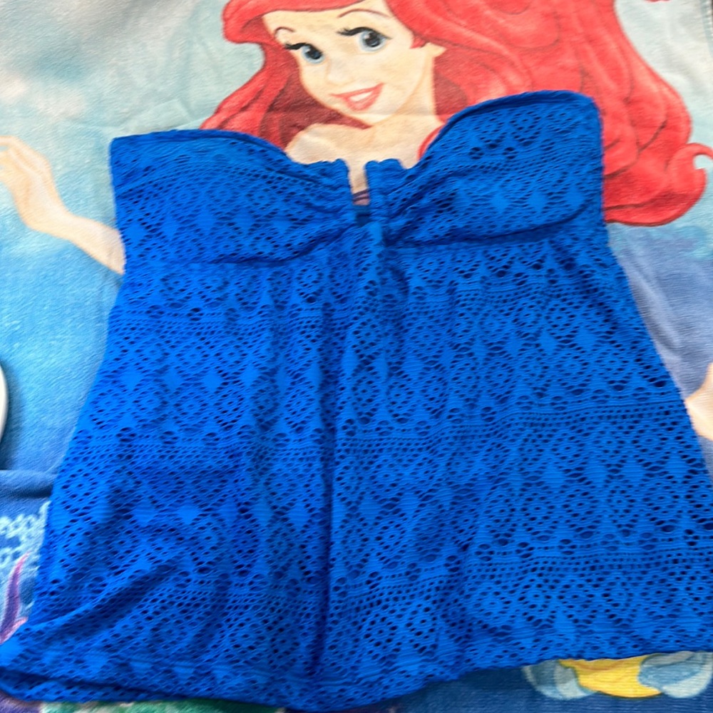 women's large tankini swim top,is strapless. Bright Blue.